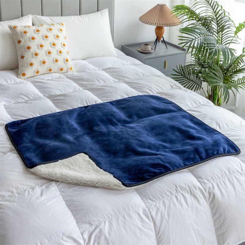 Waterproof Lambswool Pet Blanket – Snuggle Time Made Easy