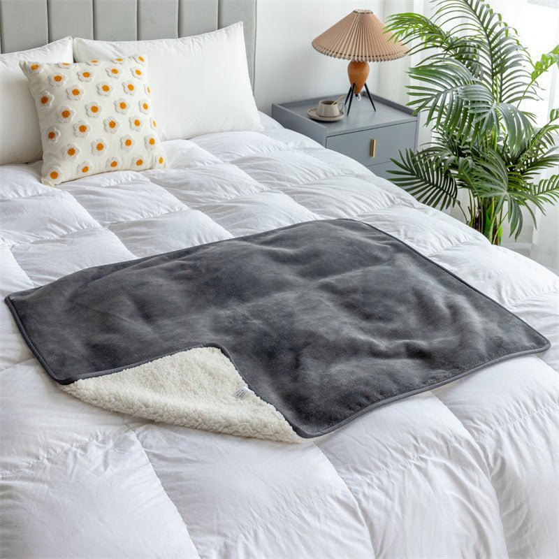 Waterproof Lambswool Pet Blanket – Snuggle Time Made Easy